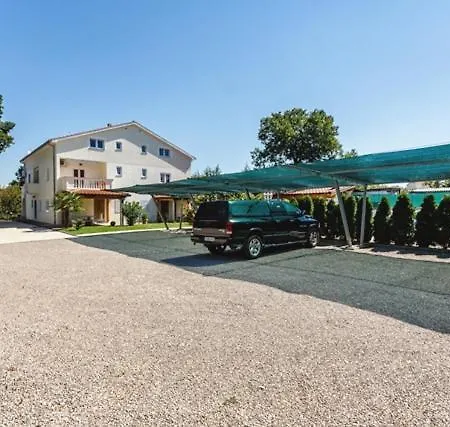 Family Friendly With A Swimming Pool Sveti Anton, Krk - 5291 * مالينسكا