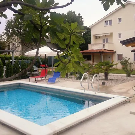 Family Friendly With A Swimming Pool Sveti Anton, Krk - 5291 マリンスカ