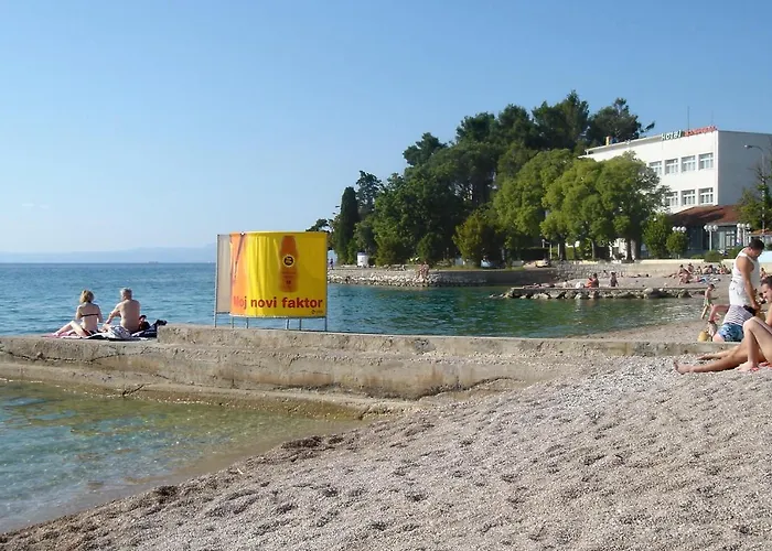 Family Friendly With A Swimming Pool Sveti Anton, Krk - 5291 Appartamento Malinska