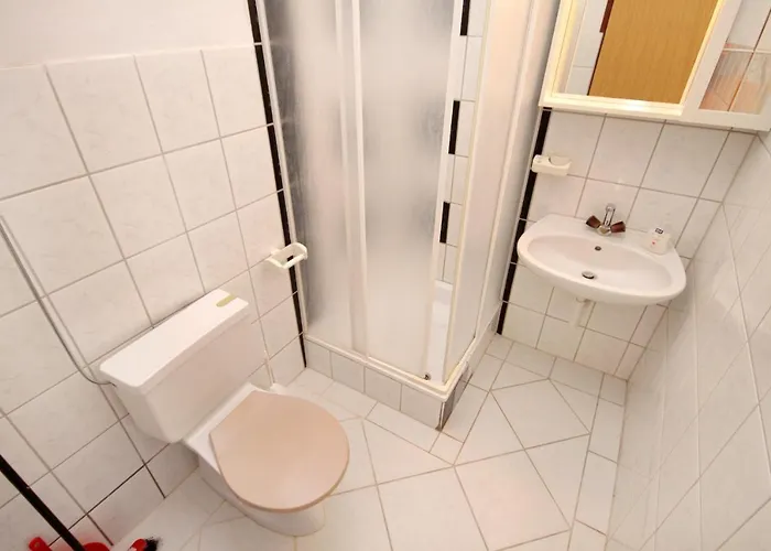 Family Friendly With A Swimming Pool Sveti Anton, Krk - 5291 Appartamento