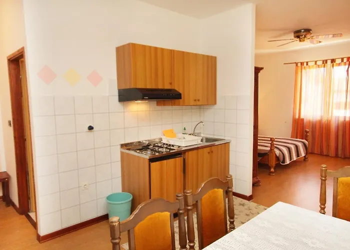 Appartamento Family Friendly With A Swimming Pool Sveti Anton, Krk - 5291 *