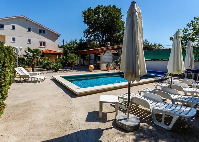 Family Friendly With A Swimming Pool Sveti Anton, Krk - 5291 Apartment Malinska