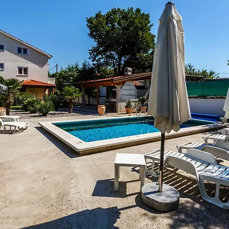 Family Friendly With A Swimming Pool Sveti Anton, Krk - 5291 Apartamento Malinska